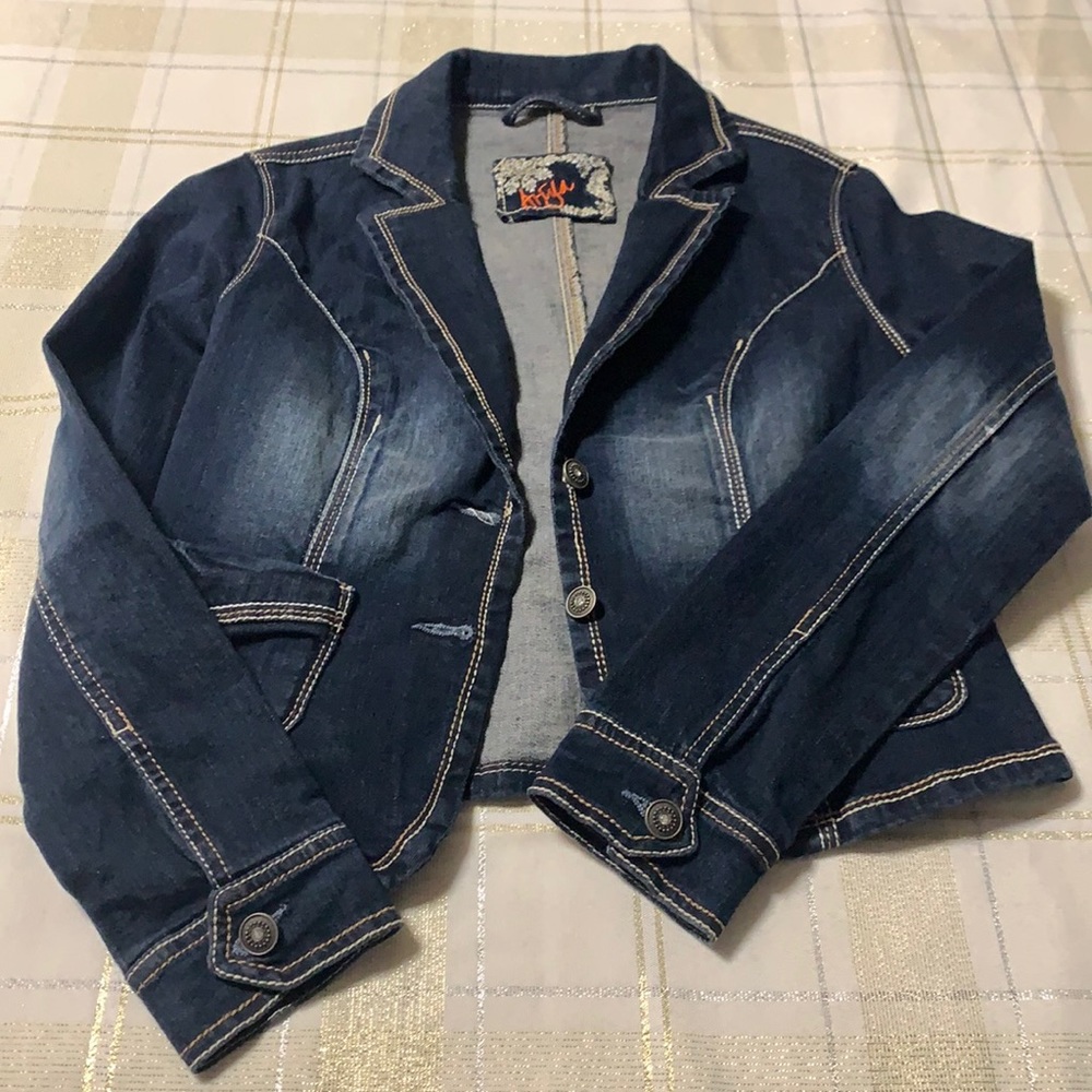 Ariya jacket